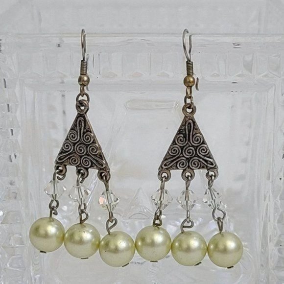 Crystal Faux Pearls Chandelier Earrings - Picture 4 of 4